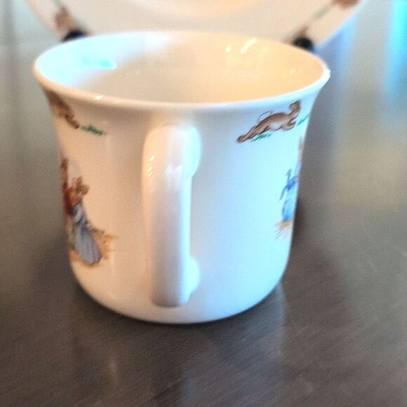 Vintage Royal Doulton Bunnykins Child's Plate and Cup Set - Picture 5 of 14